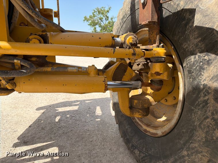 image for item EX4013 2003 Caterpillar 160H motor grader