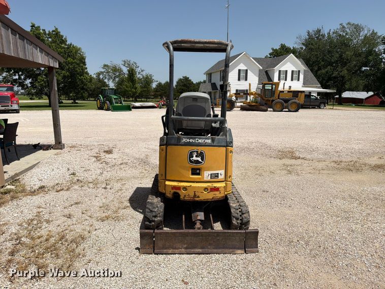 image for item EX4016 2007 John Deere 17D mini excavator