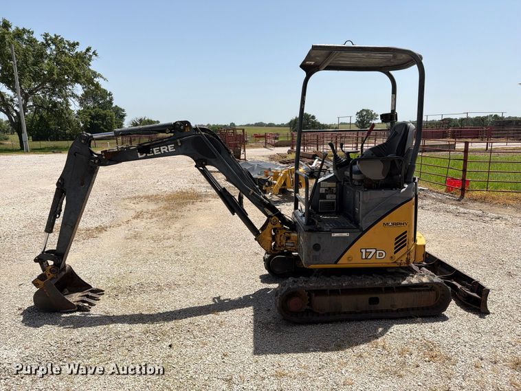 image for item EX4016 2007 John Deere 17D mini excavator