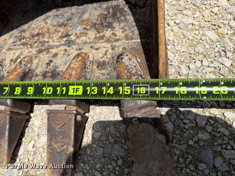 image for item EX4016 2007 John Deere 17D mini excavator