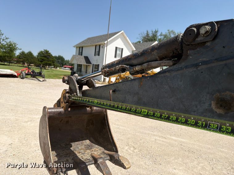 image for item EX4016 2007 John Deere 17D mini excavator