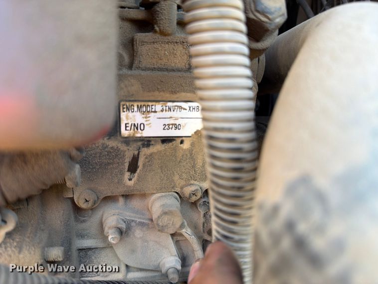image for item EX4016 2007 John Deere 17D mini excavator