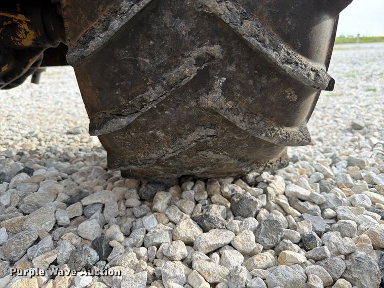 image for item EX4561 1995 Vermeer LM42 vibratory cable plow