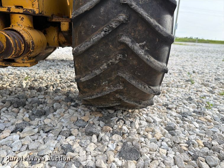 image for item EX4561 1995 Vermeer LM42 vibratory cable plow