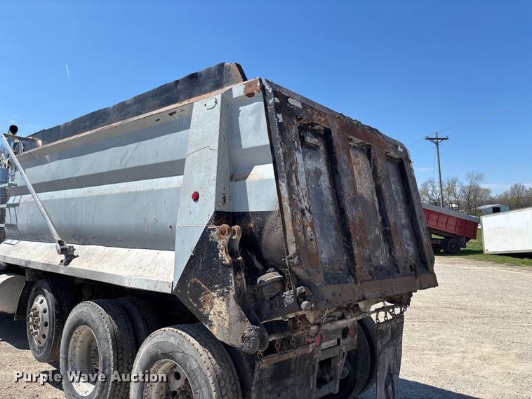 image for item FB3375 2007 Sterling L9500 dump truck