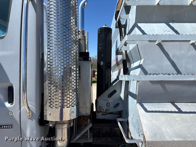 image for item FB3375 2007 Sterling L9500 dump truck