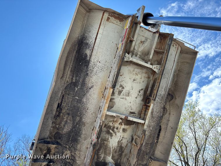 image for item FB3375 2007 Sterling L9500 dump truck