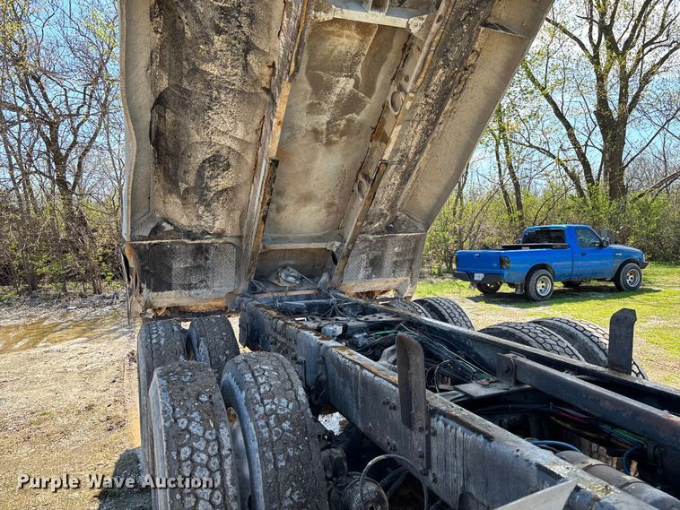 image for item FB3375 2007 Sterling L9500 dump truck