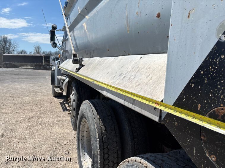 image for item FB3375 2007 Sterling L9500 dump truck
