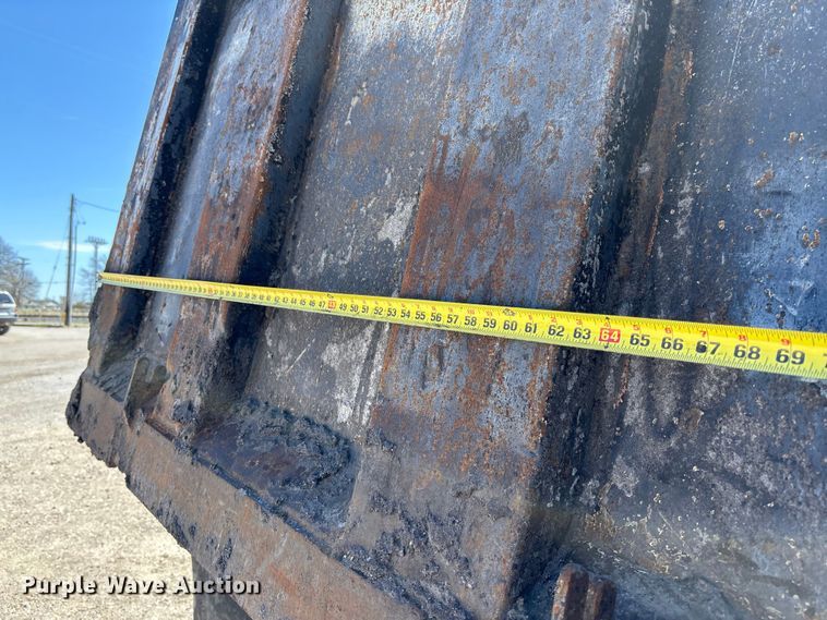 image for item FB3375 2007 Sterling L9500 dump truck