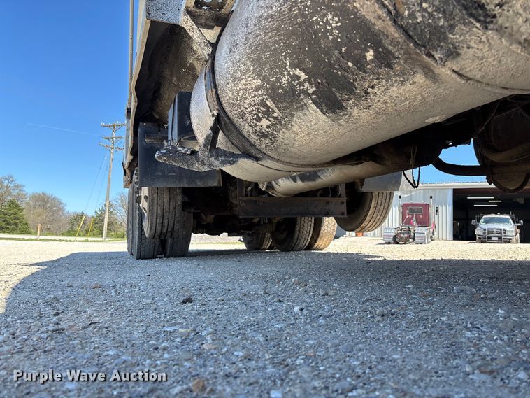 image for item FB3375 2007 Sterling L9500 dump truck