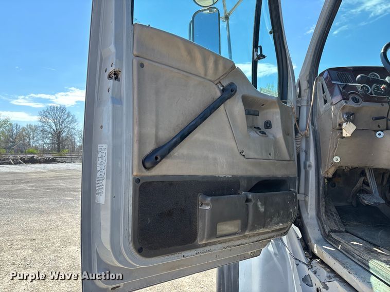 image for item FB3375 2007 Sterling L9500 dump truck