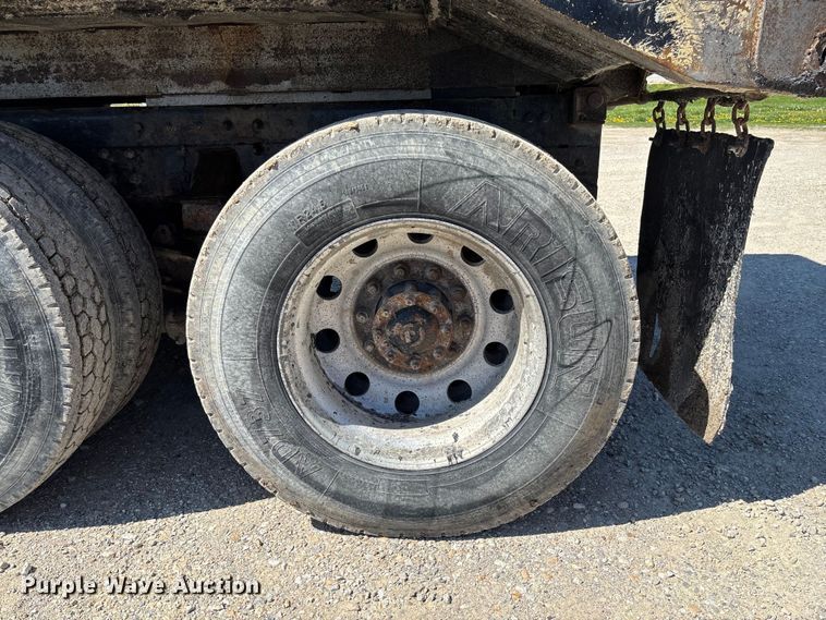 image for item FB3375 2007 Sterling L9500 dump truck