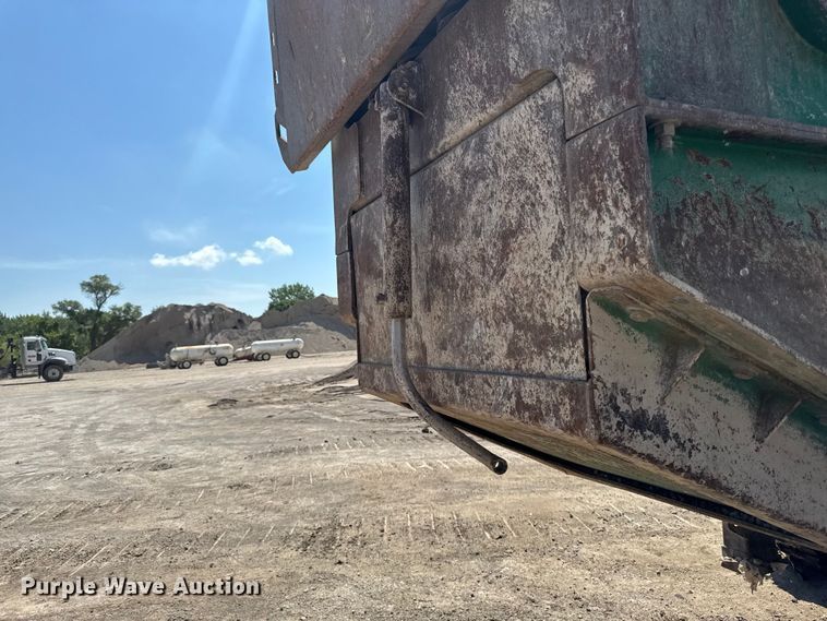 image for item FB5749 2016 McCloskey International 144R impact crusher