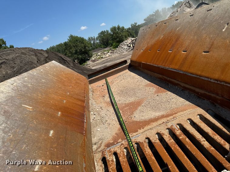 image for item FB5749 2016 McCloskey International 144R impact crusher