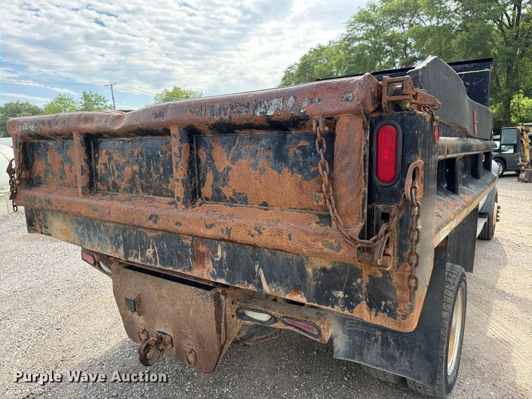 image for item FB8179 2008 Ford F550 Super Duty dump truck