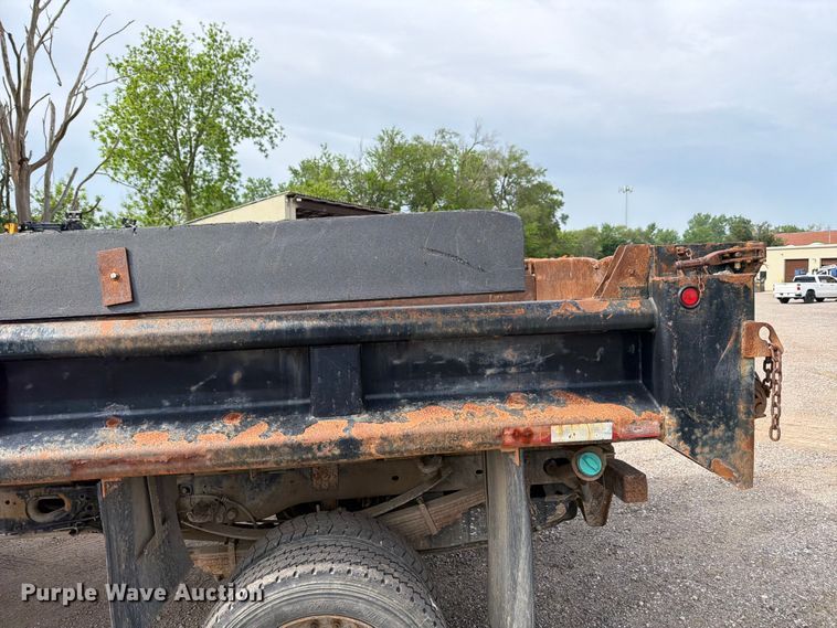 image for item FB8179 2008 Ford F550 Super Duty dump truck