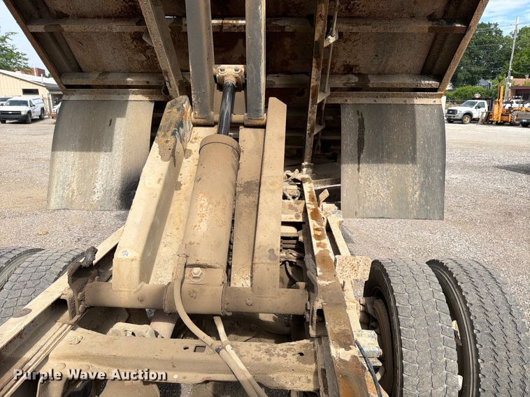image for item FB8179 2008 Ford F550 Super Duty dump truck