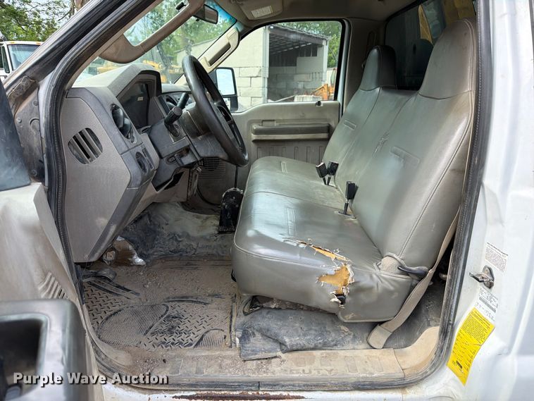 image for item FB8179 2008 Ford F550 Super Duty dump truck