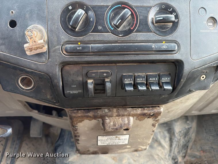 image for item FB8179 2008 Ford F550 Super Duty dump truck