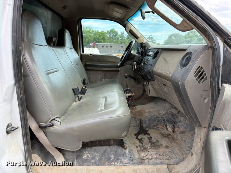 image for item FB8179 2008 Ford F550 Super Duty dump truck