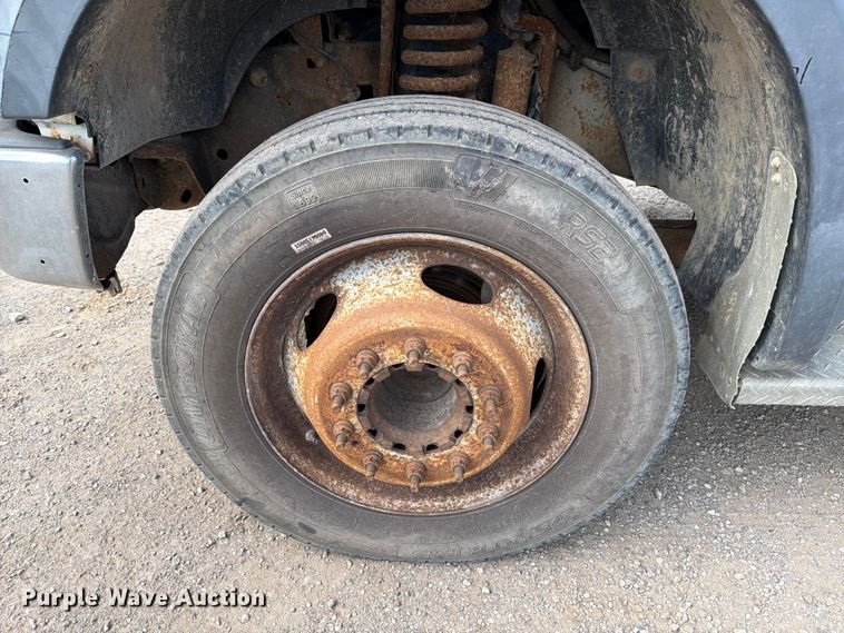image for item FB8179 2008 Ford F550 Super Duty dump truck