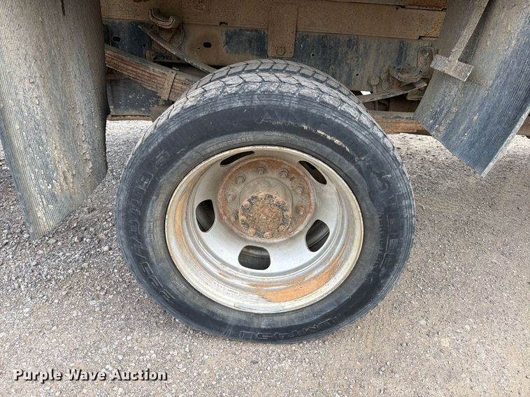 image for item FB8179 2008 Ford F550 Super Duty dump truck