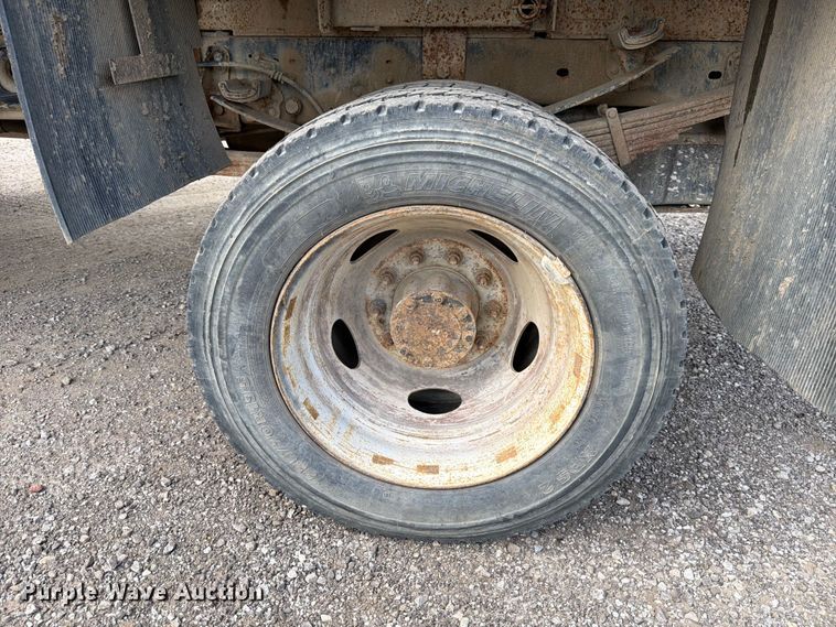image for item FB8179 2008 Ford F550 Super Duty dump truck