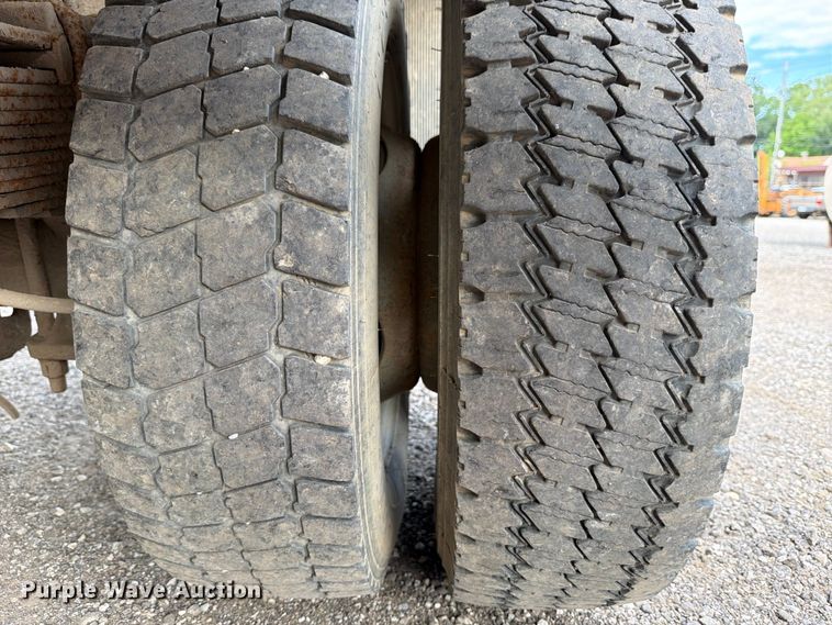 image for item FB8179 2008 Ford F550 Super Duty dump truck