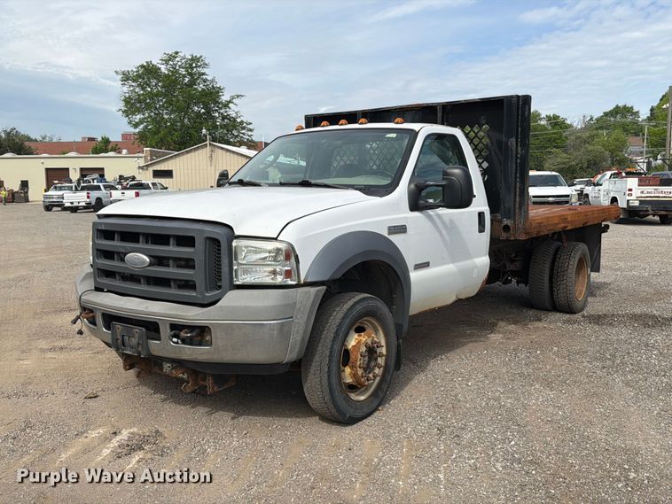 image for item FB8180 2005 Ford F-450 flatbed truck