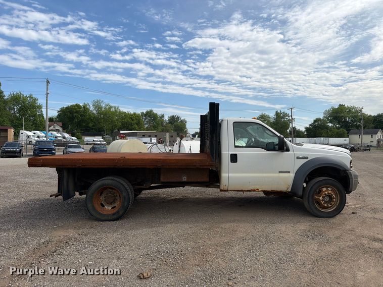 image for item FB8180 2005 Ford F-450 flatbed truck