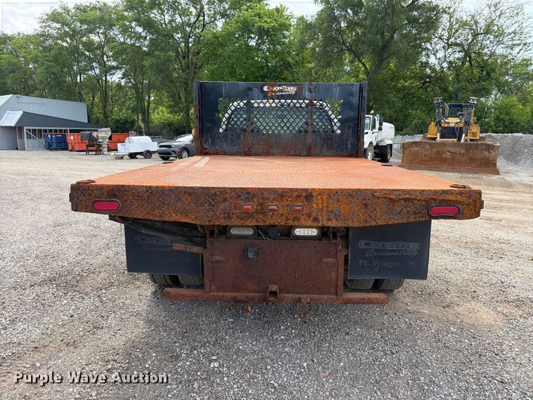 image for item FB8180 2005 Ford F-450 flatbed truck
