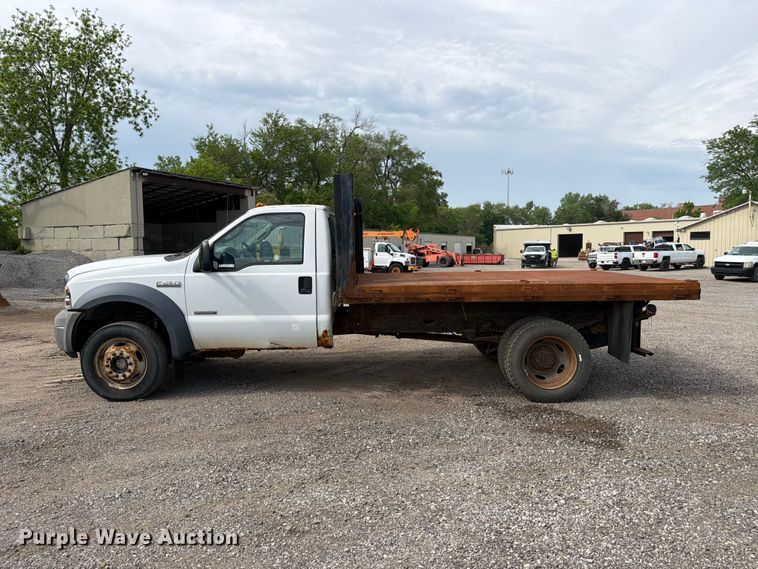 image for item FB8180 2005 Ford F-450 flatbed truck