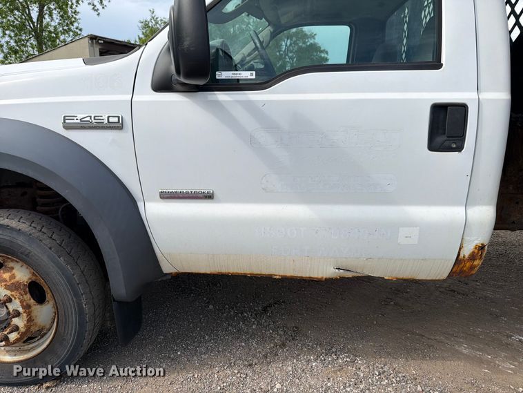 image for item FB8180 2005 Ford F-450 flatbed truck