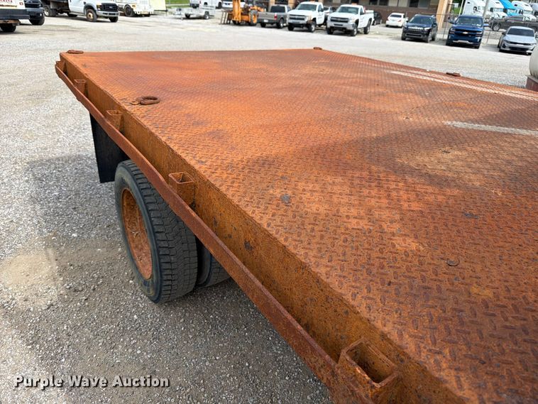 image for item FB8180 2005 Ford F-450 flatbed truck