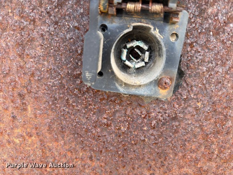 image for item FB8180 2005 Ford F-450 flatbed truck