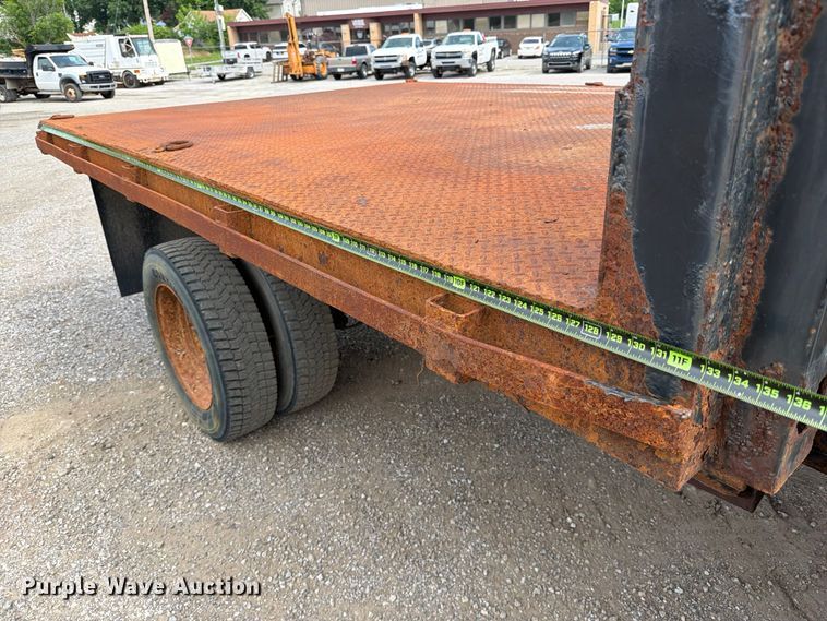 image for item FB8180 2005 Ford F-450 flatbed truck