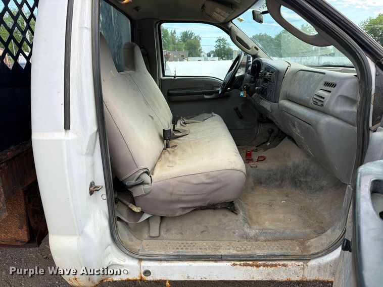 image for item FB8180 2005 Ford F-450 flatbed truck