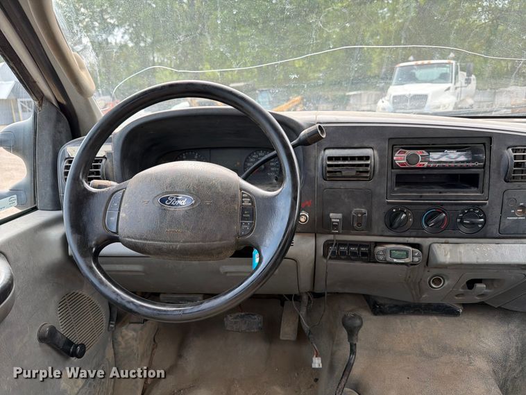 image for item FB8180 2005 Ford F-450 flatbed truck