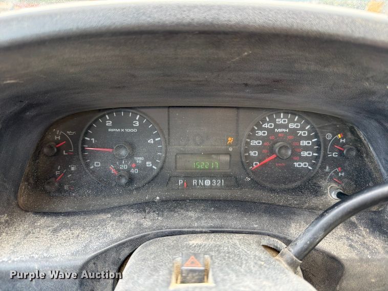 image for item FB8180 2005 Ford F-450 flatbed truck
