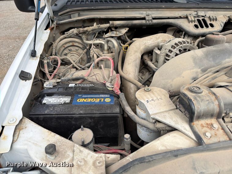 image for item FB8180 2005 Ford F-450 flatbed truck
