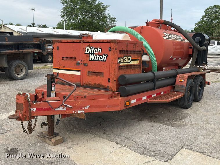 image for item FB8183 2009 Ditch Witch FX30 vacuum excavator