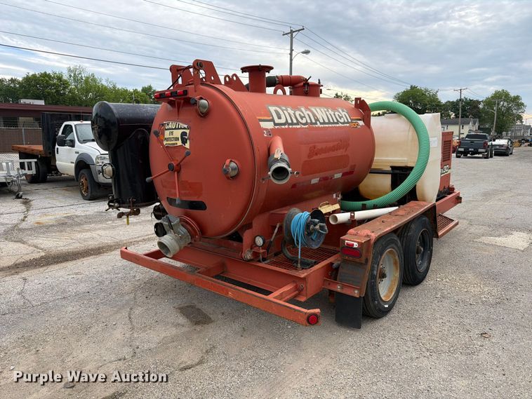 image for item FB8183 2009 Ditch Witch FX30 vacuum excavator