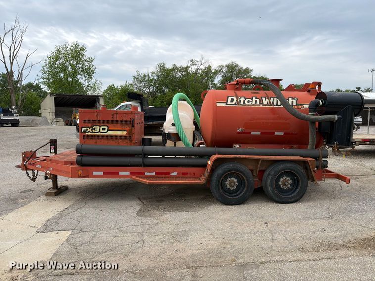 image for item FB8183 2009 Ditch Witch FX30 vacuum excavator
