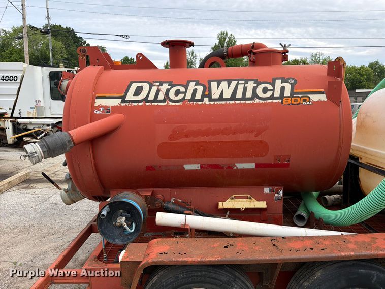 image for item FB8183 2009 Ditch Witch FX30 vacuum excavator