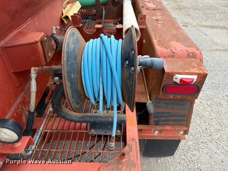 image for item FB8183 2009 Ditch Witch FX30 vacuum excavator