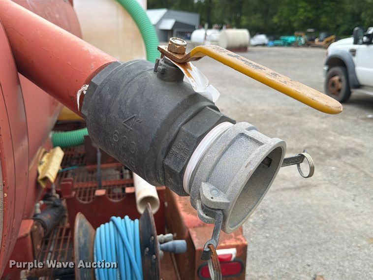 image for item FB8183 2009 Ditch Witch FX30 vacuum excavator