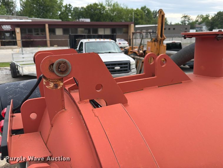 image for item FB8183 2009 Ditch Witch FX30 vacuum excavator