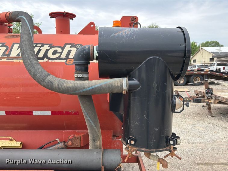 image for item FB8183 2009 Ditch Witch FX30 vacuum excavator