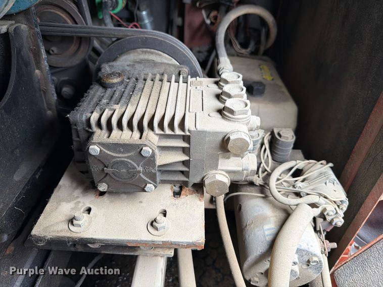 image for item FB8183 2009 Ditch Witch FX30 vacuum excavator